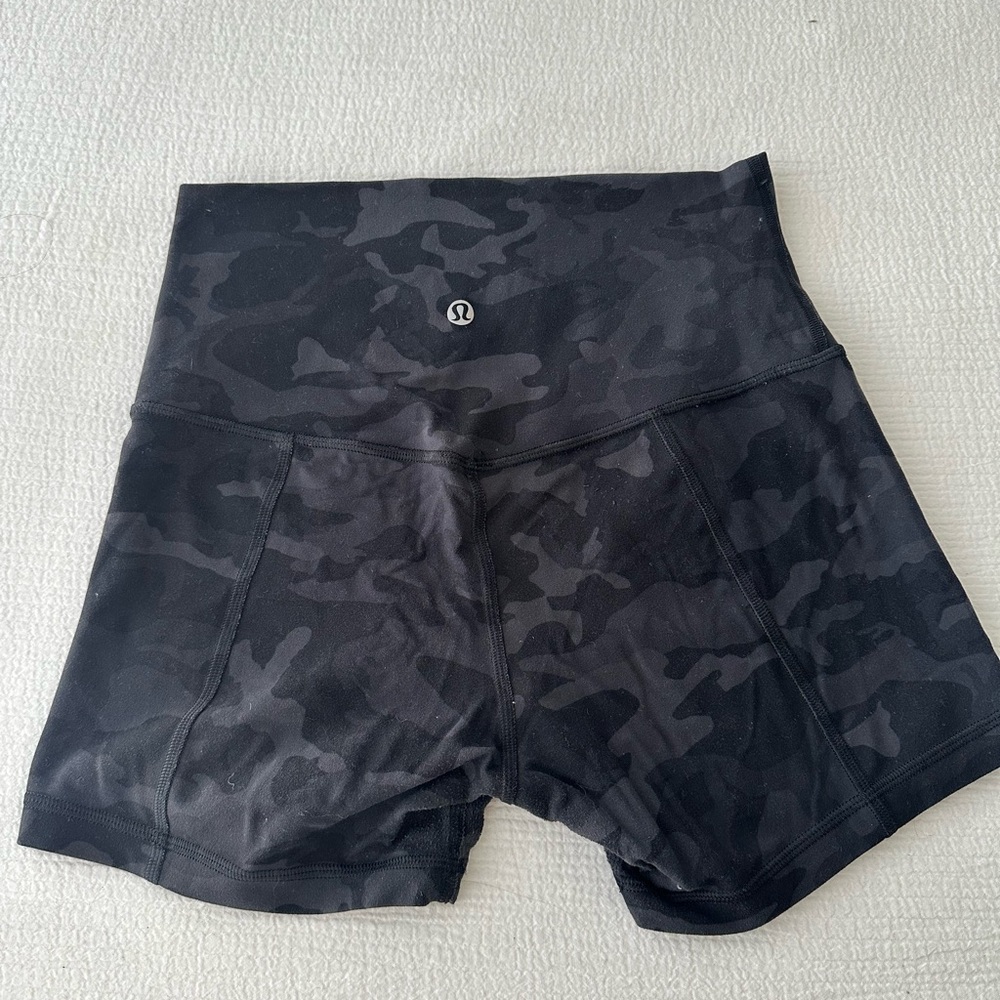 lululemon athletica Align Black Camo Women's Shorts